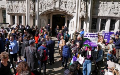 ¿Quién puede ser mujer? Reino Unido redefine el género y las consecuencias ya se sienten en el fútbol y los baños